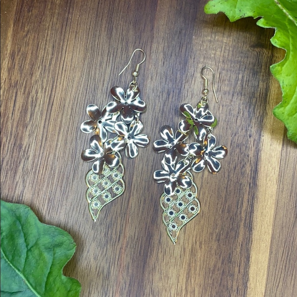 Flower Dangled Earrings